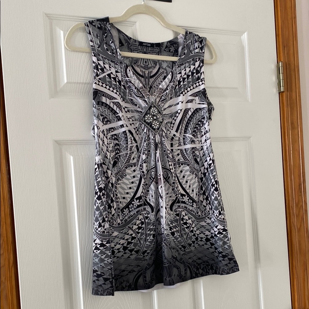 Apt. 9 Black and Gray Patterned Blouse